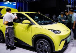 Read more about the article BYD Bentuk Sub-Brand Linghui untuk Perkuat Posisi Merek di China